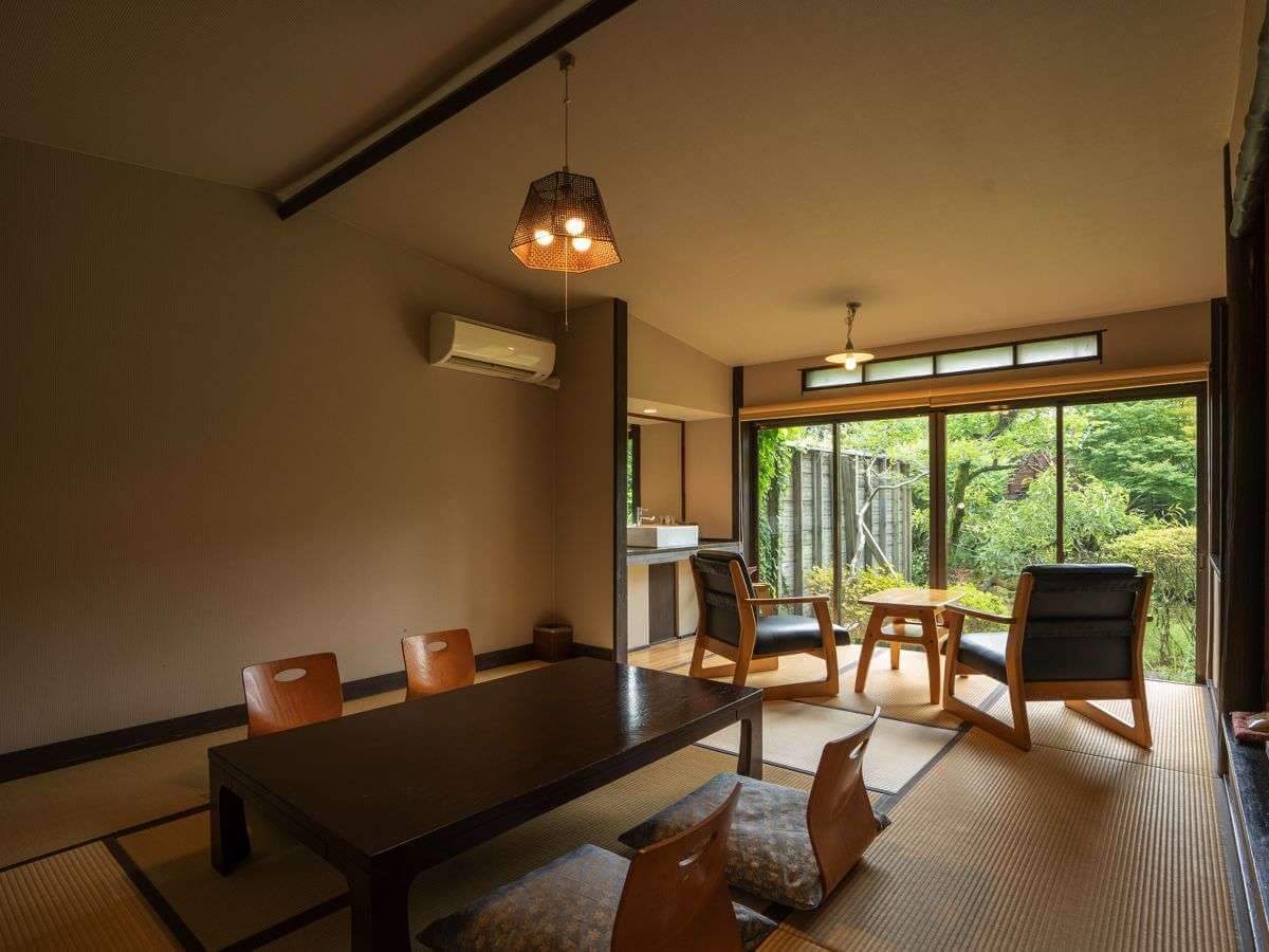 蘇る山と故郷　阿蘇内牧温泉島