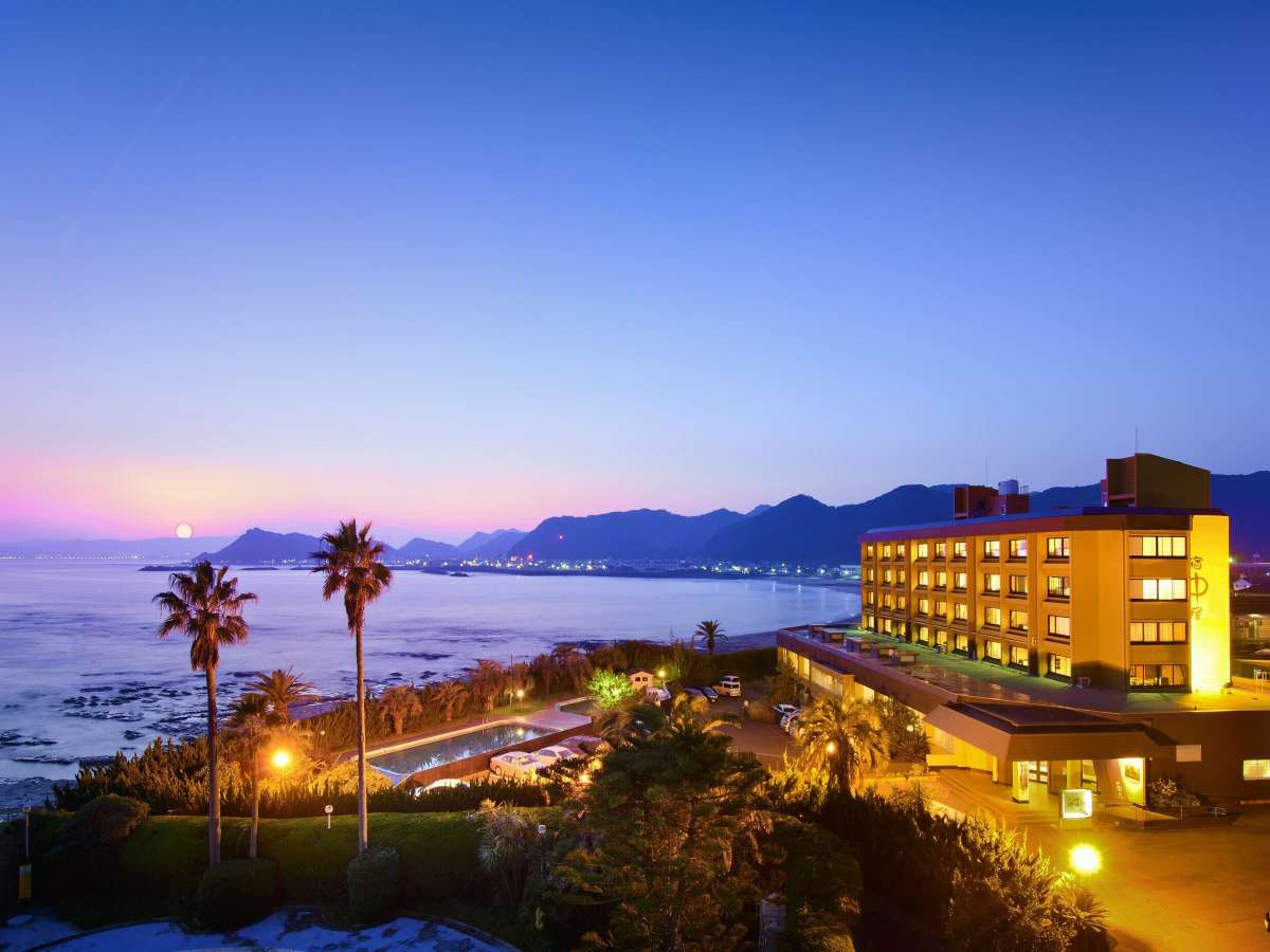 「浜辺の湯　浪漫の歌」　宿　中屋